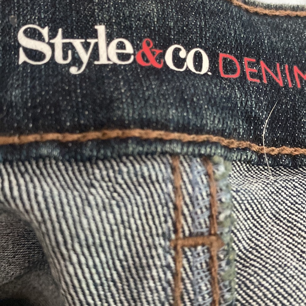 Style &  Co 16W boot leg jeans - Picture 4 of 4